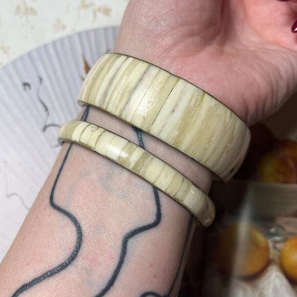 Vintage Boho Bohemian White Bone ? and Brass Bangle Bracelet Set - Picture 2 of 7